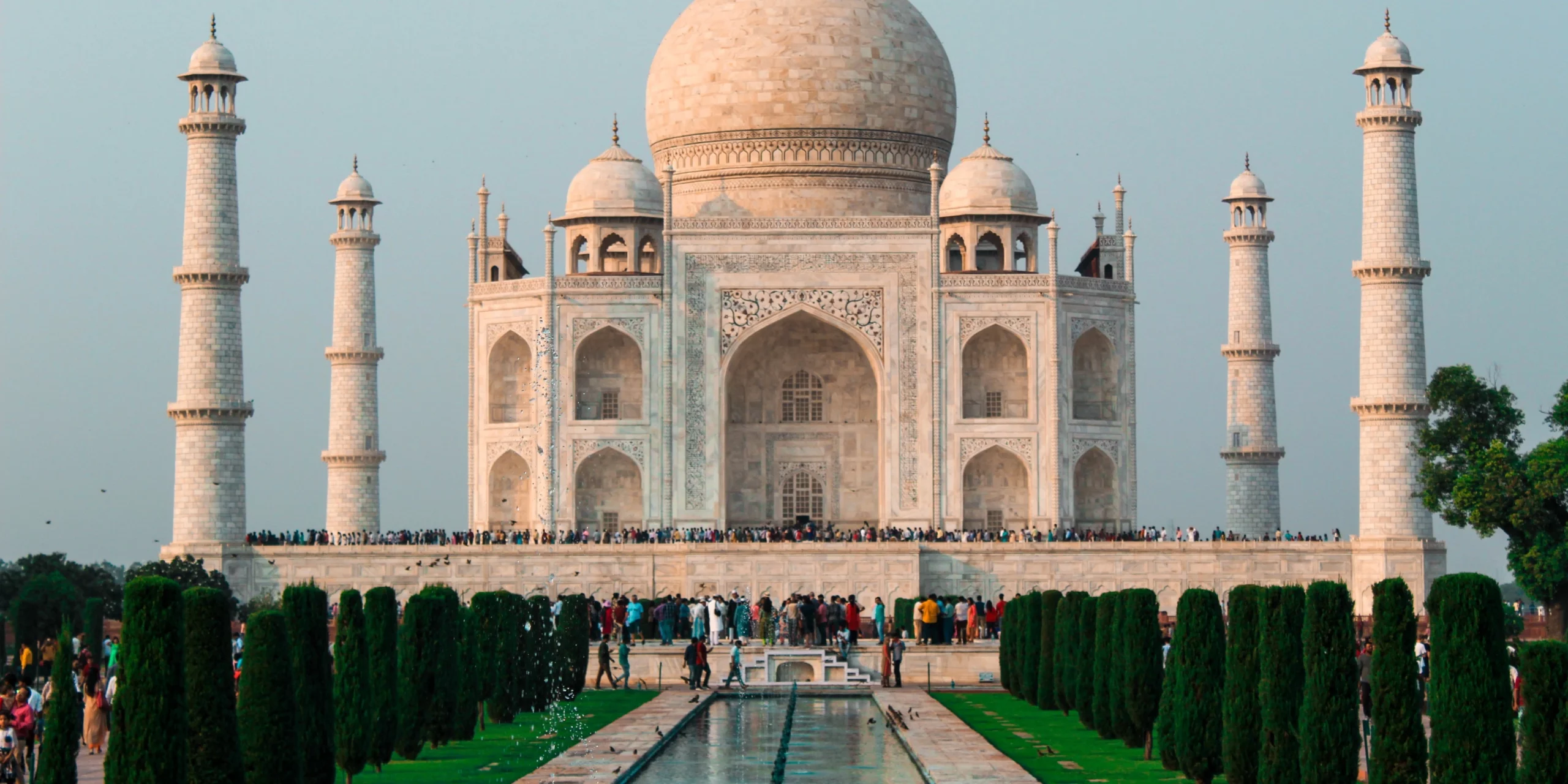 Exploring the Timeless Beauty A Taj Mahal Tour