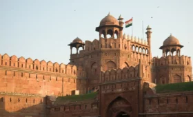 Famous Tourist Places In Agra